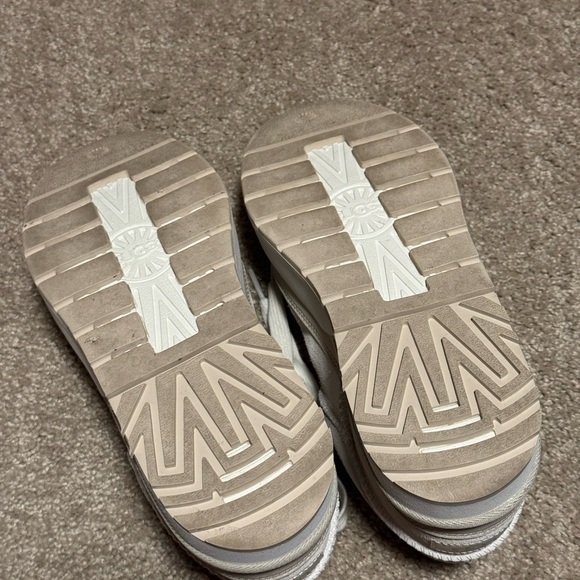 Ugg Goldencush Sneaker - Picture 4 of 7